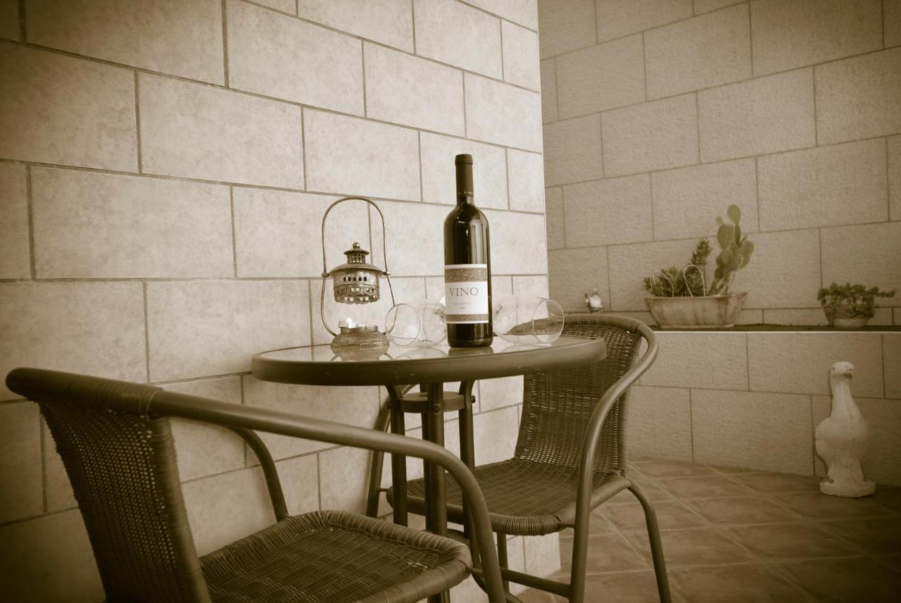 Mali Country Hospitality Hotel Eilat Bagian luar foto