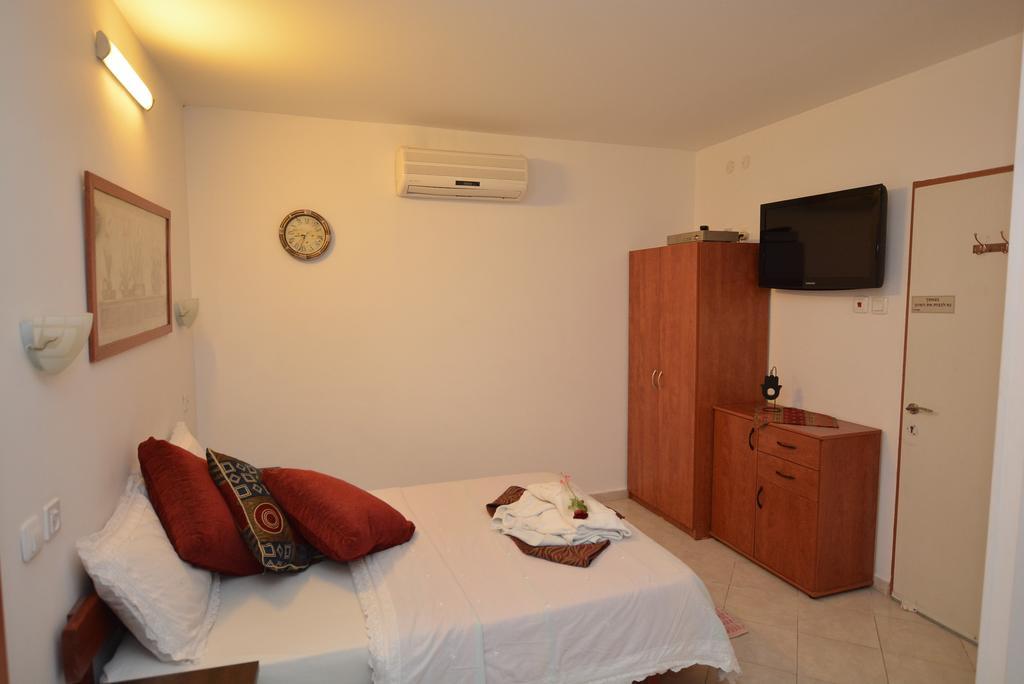 Mali Country Hospitality Hotel Eilat Bagian luar foto