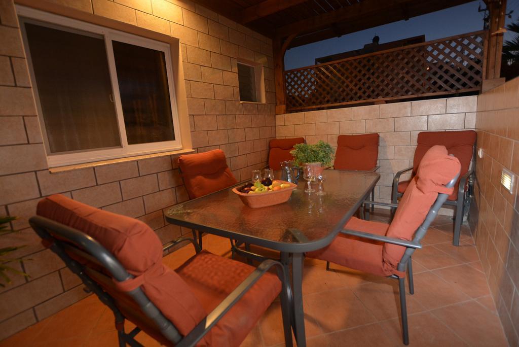 Mali Country Hospitality Hotel Eilat Bagian luar foto